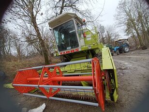 moissonneuse-batteuse Claas Dominator 66