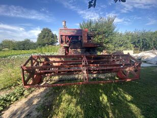 moissonneuse-batteuse Massey Ferguson 520