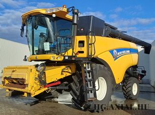 moissonneuse-batteuse New Holland CX 8080 Combine