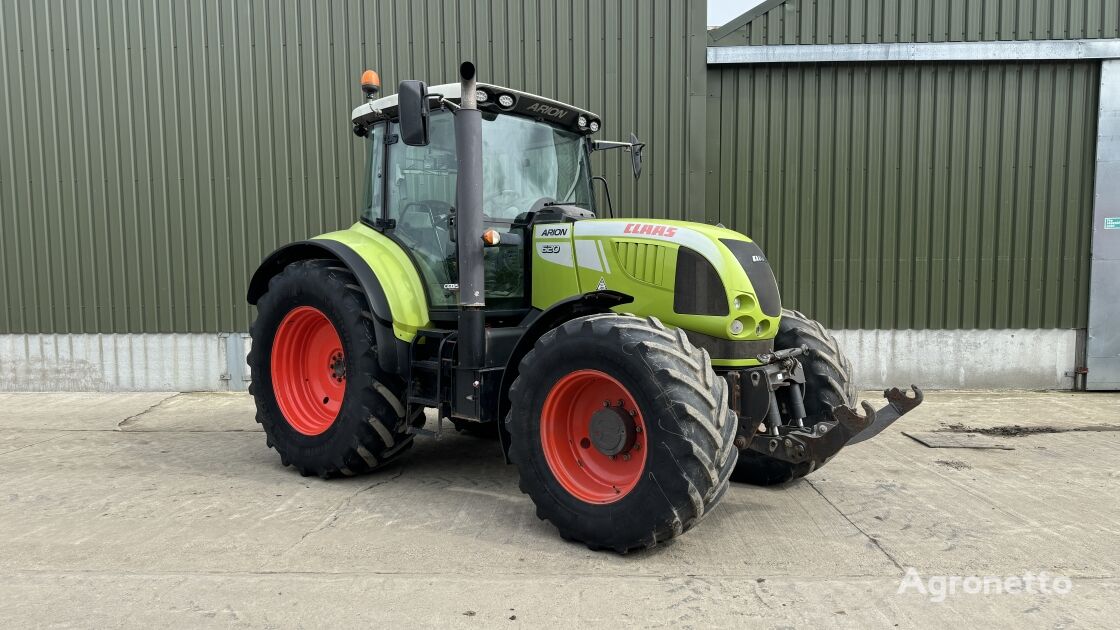 tracteur à roues Claas Arion 620 Tractor
