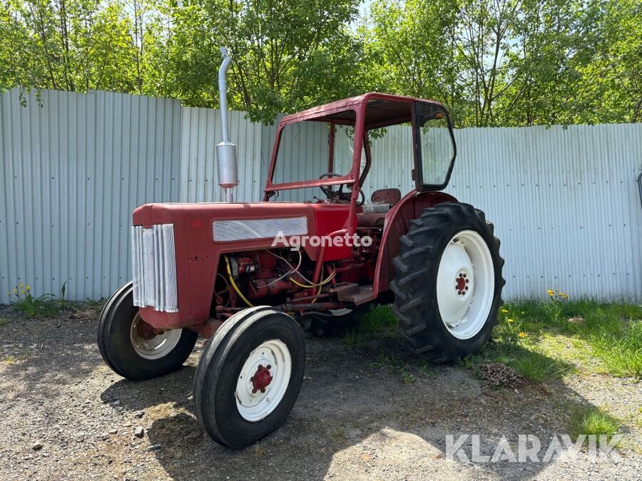 tracteur à roues International McCormick