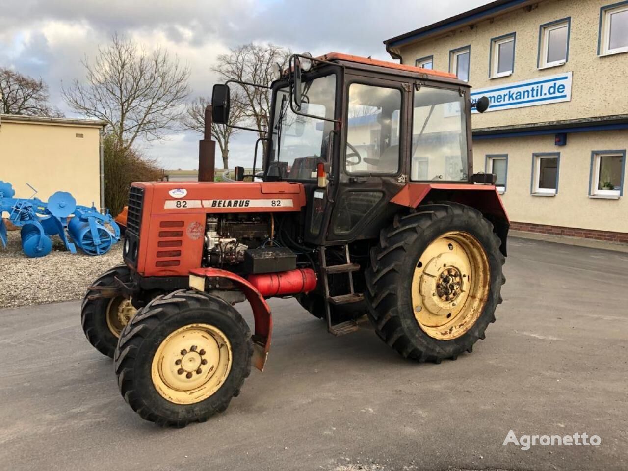 tracteur à roues MTS 820